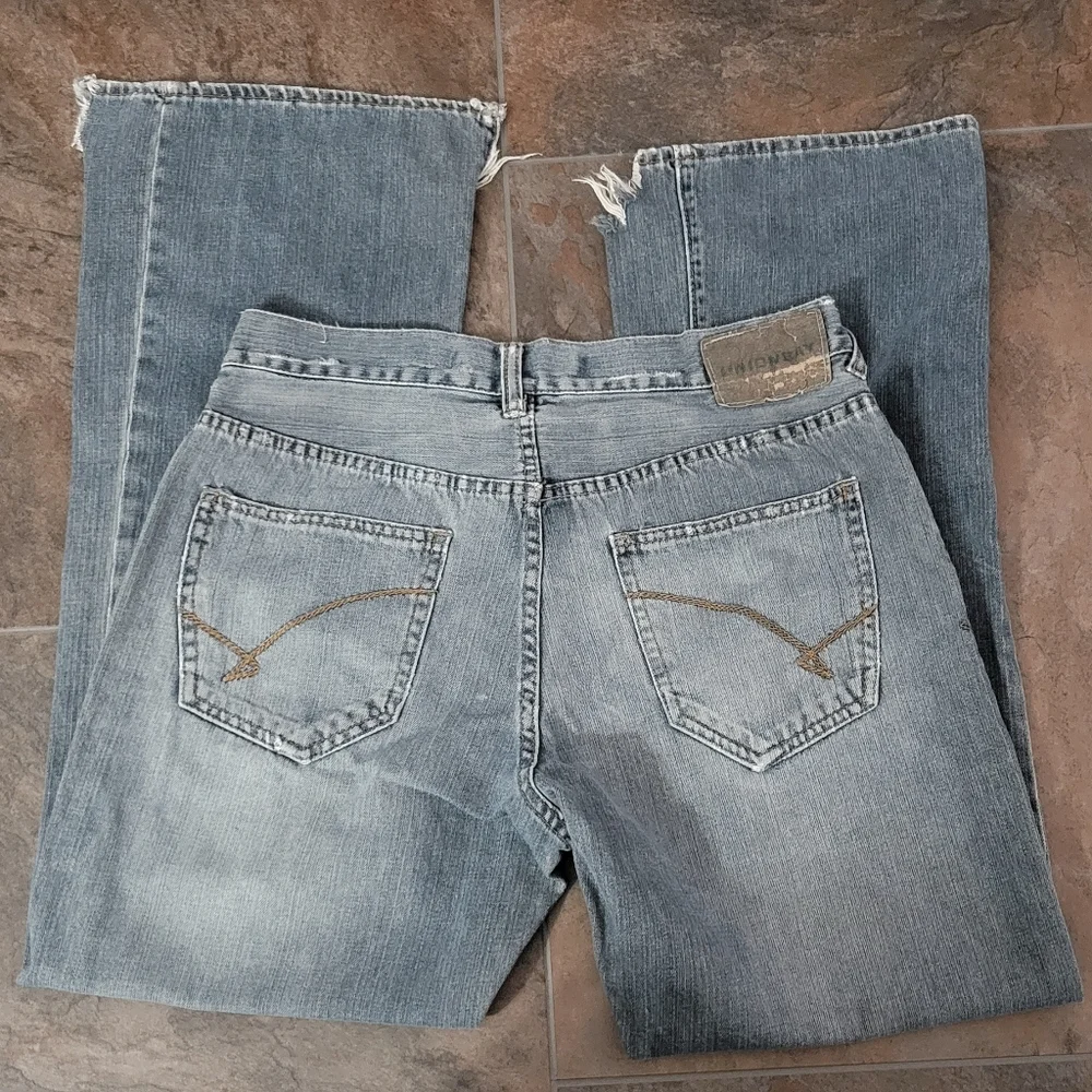 UNIONBAY Light Blue Distressed Jeans Size 32 X 32